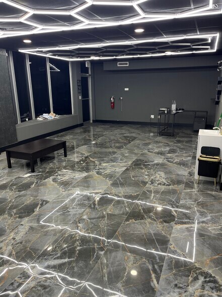 More Photos Of 1586 E Commercial Blvd, Fort Lauderdale General Retail For Sale