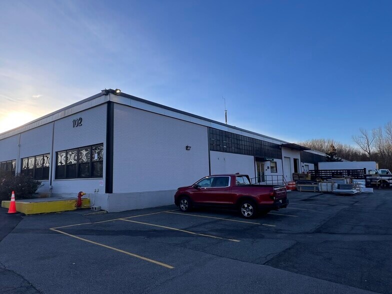 More Photos Of 102 Fairview Park Dr, Elmsford Warehouse For Lease