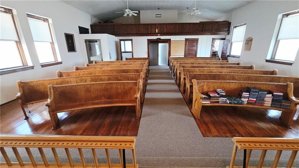 More Photos Of 2802 S 19th St, Saint Joseph Specialty For Sale