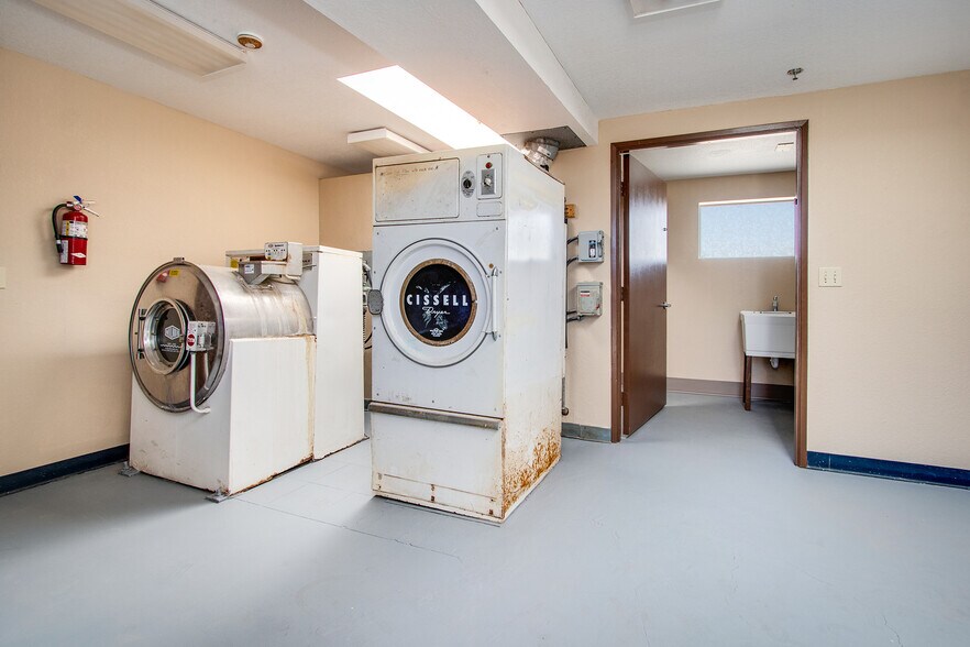 More Photos Of 6889 Sunny Vista Rd, Joshua Tree Lodge Meeting Hall For Sale