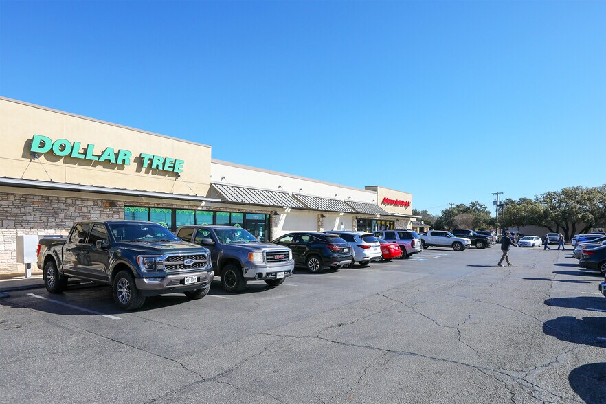 More Photos Of 12908-12932 Bandera Rd, Helotes General Retail For Sale