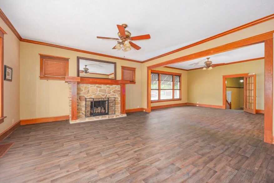 More Photos Of 1015 W Main St, Salem General Retail For Sale