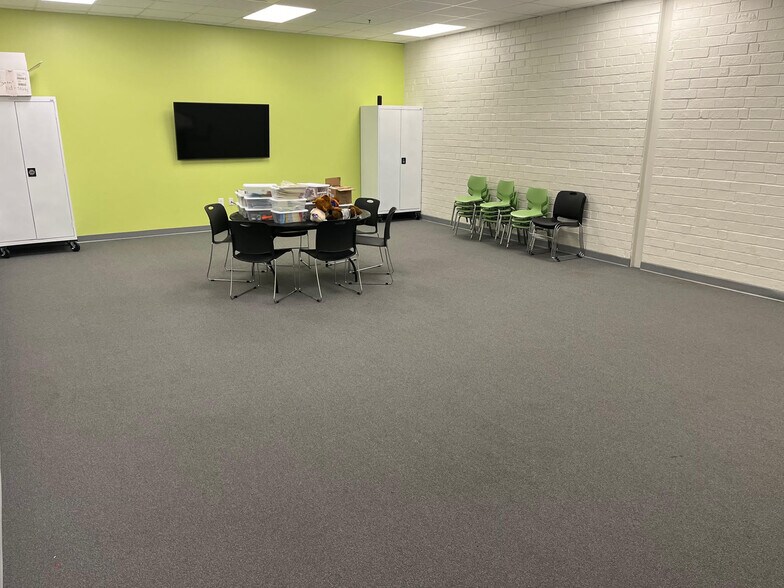 More Photos Of 174 Trollingwood Rd, Haw River Manufacturing For Lease