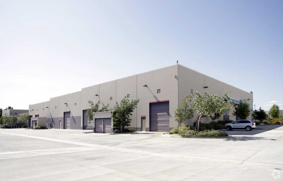 More Photos Of 200 E Avenue K-8, Lancaster Warehouse For Lease