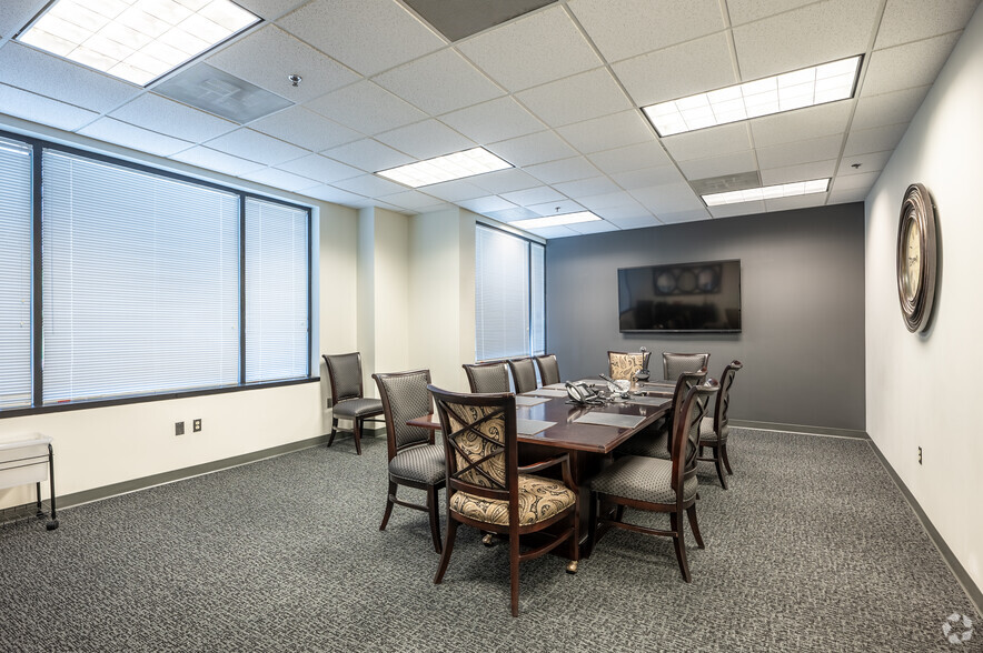 More Photos Of 9920 Franklin Square Dr, Nottingham Medical For Sale