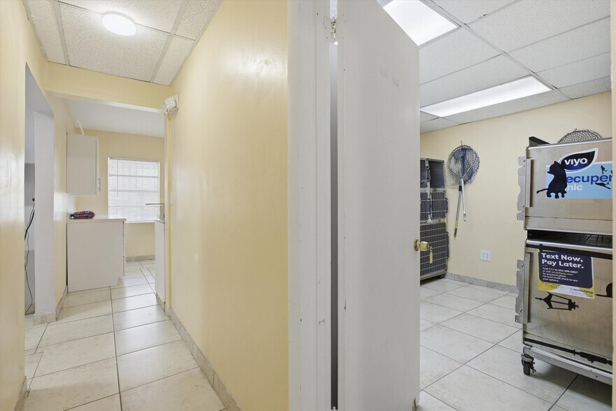 More Photos Of 3240 NW 7th St, Miami Office For Sale