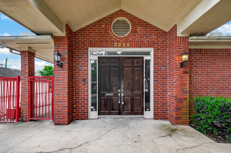 More Photos Of 2223 Dorrington St, Houston Medical For Lease