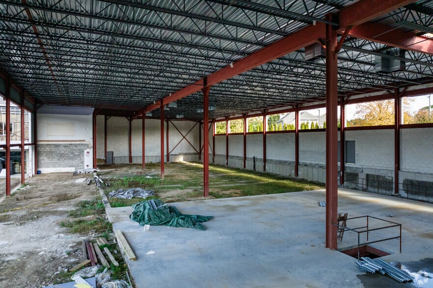 More Photos Of 1870 E Jericho Tpke, Huntington General Retail For Lease