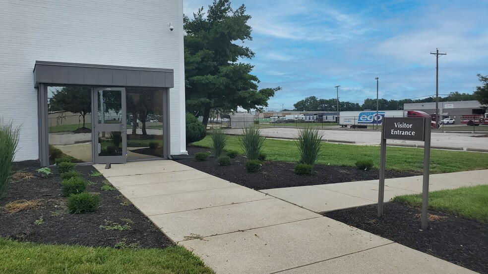 More Photos Of 4500 Groves Rd, Columbus Warehouse For Lease