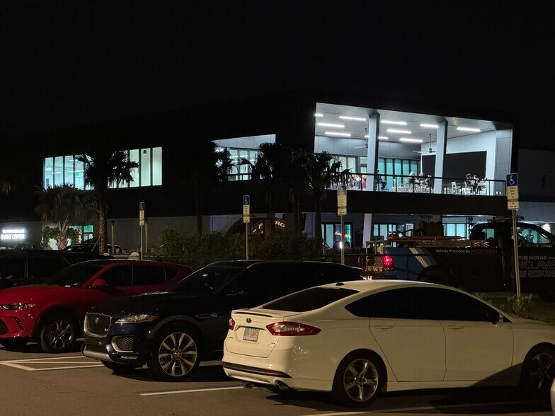 More Photos Of 6500 Motor Enclave Way, Tampa Racetrack For Lease