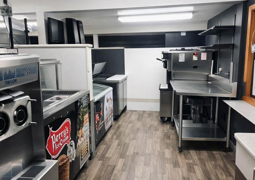 More Photos Of 8482 Greig St, Sodus Point Restaurant For Sale