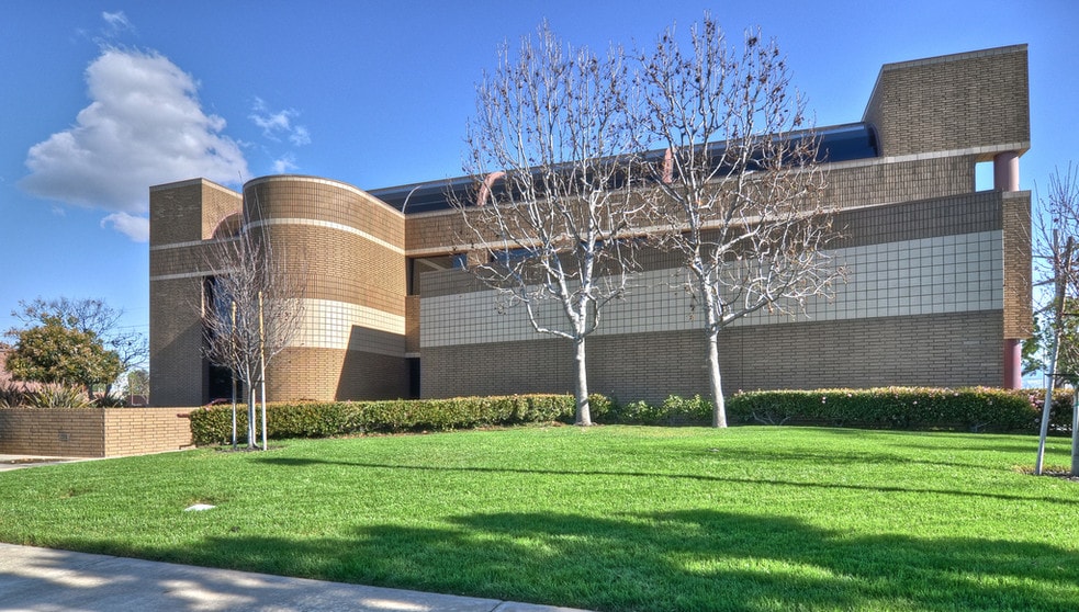 More Photos Of 62 Corporate Park, Irvine Medical For Lease