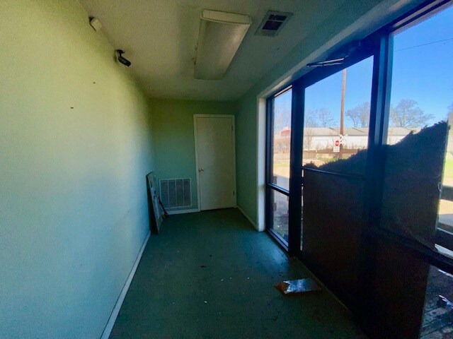 More Photos Of 115 Nehi Cir, Mccomb Industrial For Sale