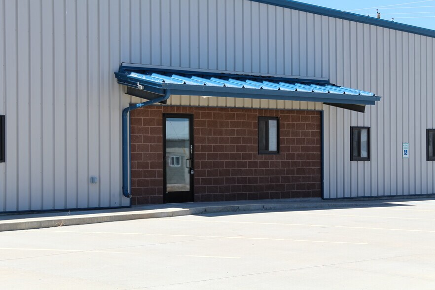 More Photos Of 1207 W 2nd St, Alliance Manufacturing For Sale