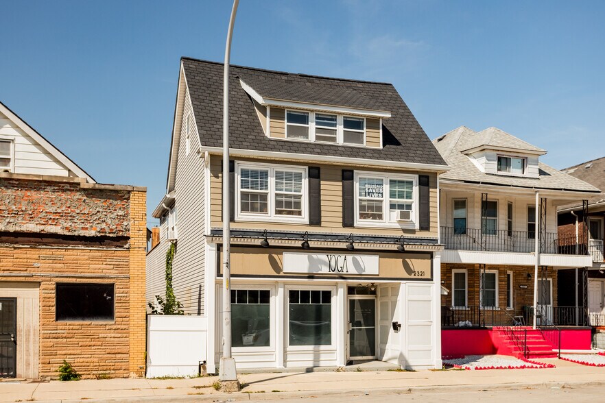 More Photos Of 2321 Caniff St, Hamtramck Storefront For Lease