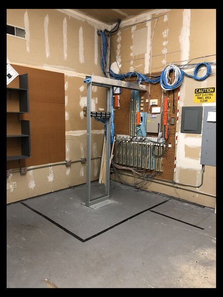 More Photos Of 4660 Portland Rd, Salem Office For Lease