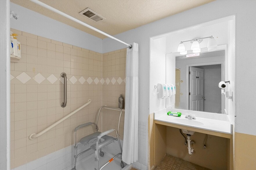 More Photos Of 3130 Vista Grande Dr NW, Albuquerque Assisted Living For Sale