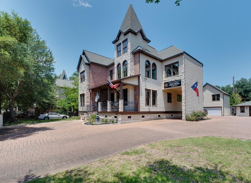 More Photos Of 420 Heights Blvd, Houston Office Residential For Sale