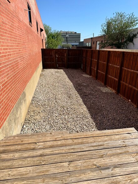 More Photos Of 1336 Crampton St, Dallas Distribution For Lease