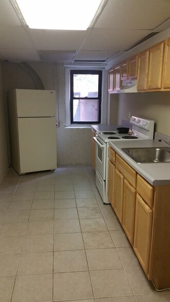 More Photos Of 18 W Franklin St, Baltimore Office Residential For Sale