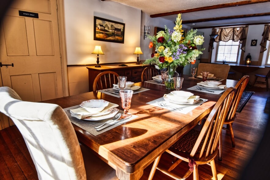 More Photos Of 27 Route 25, Plymouth Hospitality For Sale