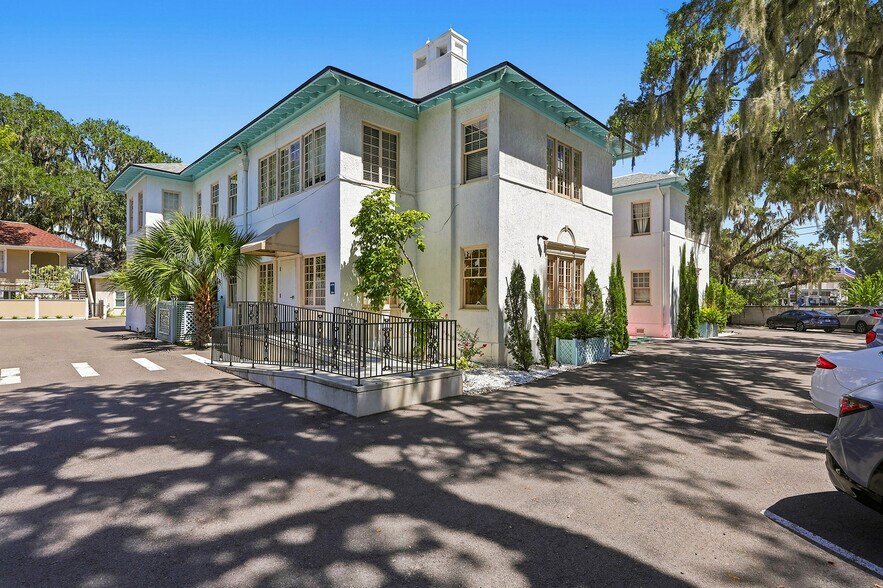 More Photos Of 1010 E Victory Dr, Savannah Office For Lease