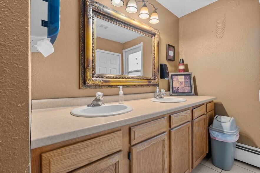 More Photos Of 8861 Botanical Ave, Caseyville Specialty For Sale