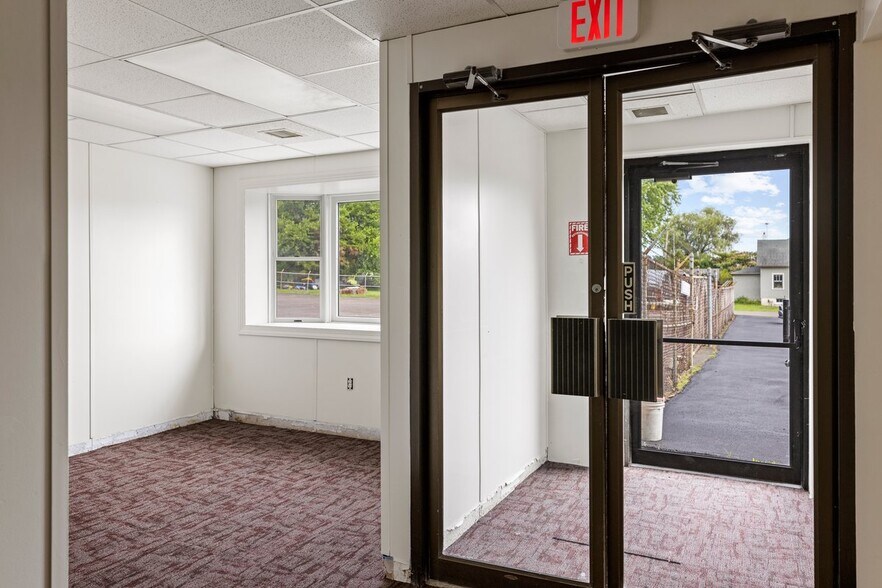 More Photos Of 8364 Easton Rd, Ottsville Auto Dealership For Sale
