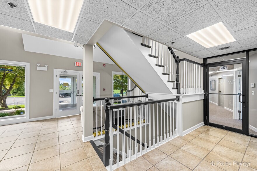 More Photos Of 1060 E Lake St, Hanover Park Office For Sale
