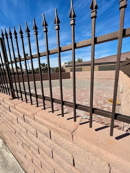 More Photos Of 1407 McCulloch Blvd N, Lake Havasu City Storefront Retail Office For Sale