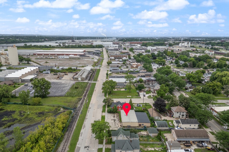 More Photos Of 1138 State St, Green Bay Warehouse For Sale