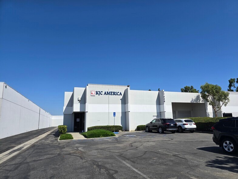 Primary Photo Of 17320 Marquardt Ave, Cerritos Warehouse For Lease