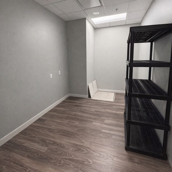 More Photos Of 3085 Meadowlark Ln, Altoona General Retail For Lease