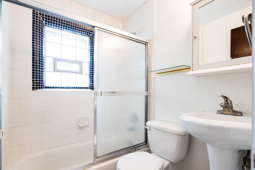 More Photos Of 127 N Pearl St, Denver Multifamily For Sale