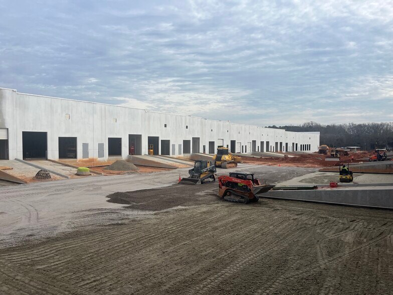 More Photos Of 1115-1155 Aiken Road, Bogart Service For Lease
