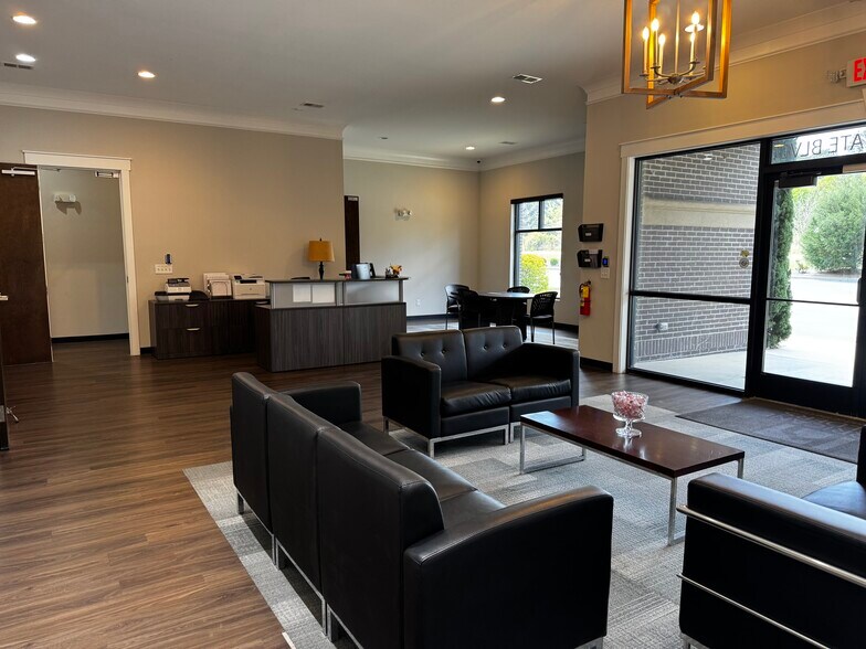 More Photos Of 100 Corporate Blvd, West Columbia Office For Lease