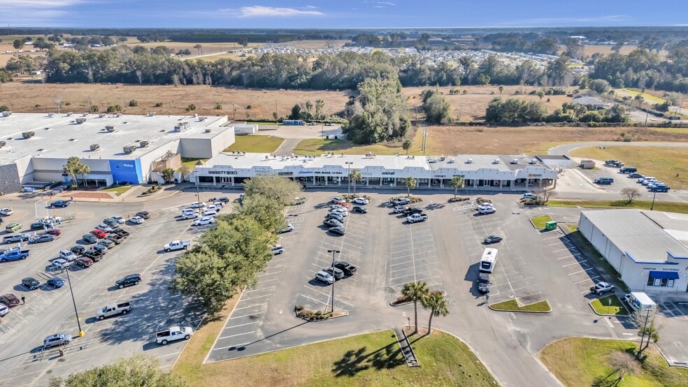 More Photos Of 2197 NW 11th Dr, Chiefland Storefront For Lease