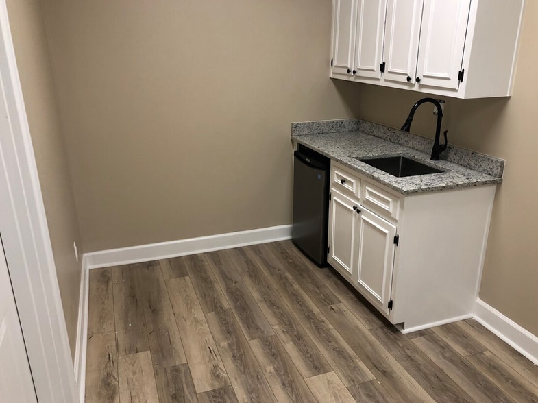 More Photos Of 3547 Habersham At Northlake, Tucker Office For Lease