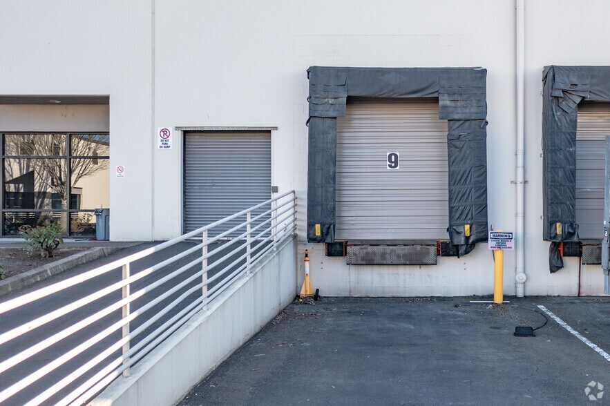 More Photos Of 9445 SW Ridder Rd, Wilsonville Warehouse For Lease