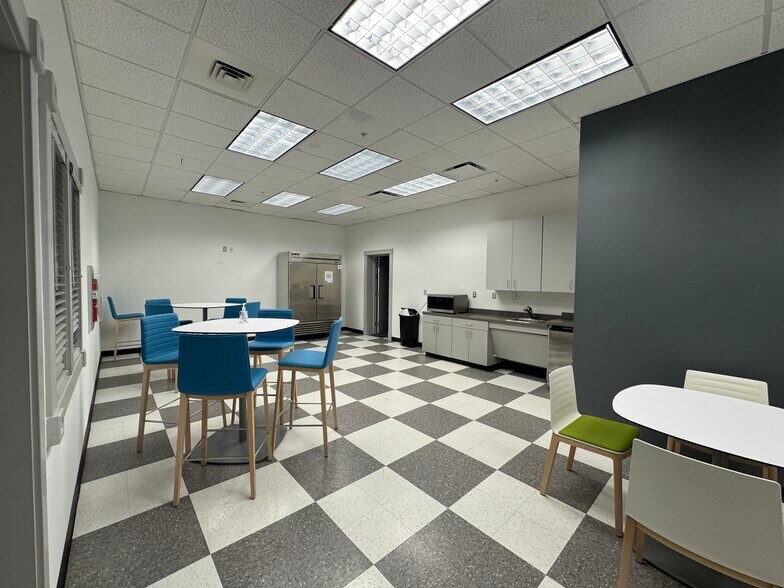 More Photos Of 150 Venture Dr, College Station Office For Sale