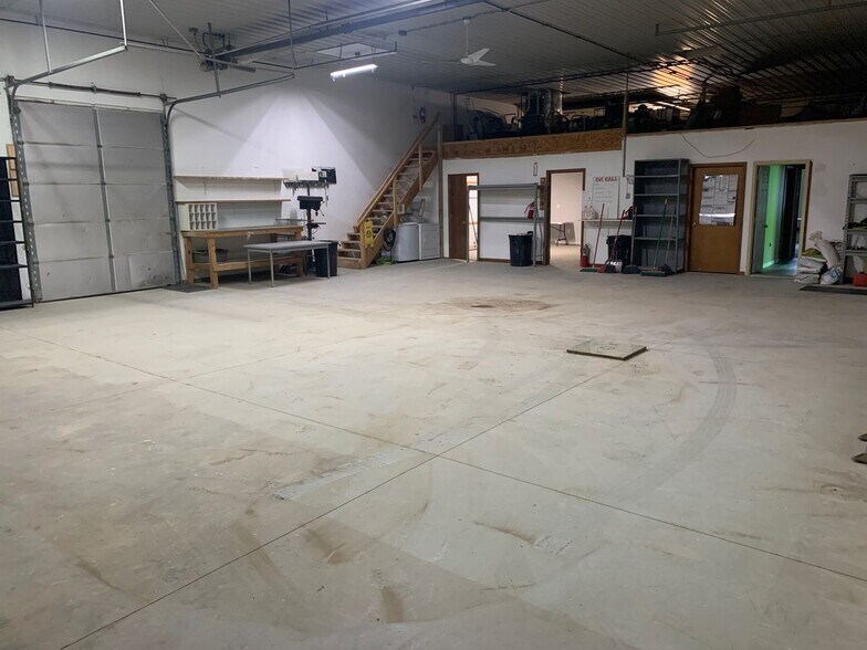 More Photos Of 4356 E Valley Rd, Mount Pleasant Warehouse For Sale