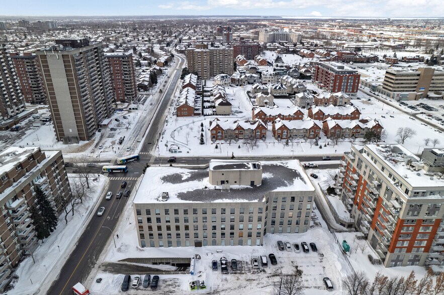 More Photos Of 5757 Boul Cavendish, Cote-St-Luc Office For Lease