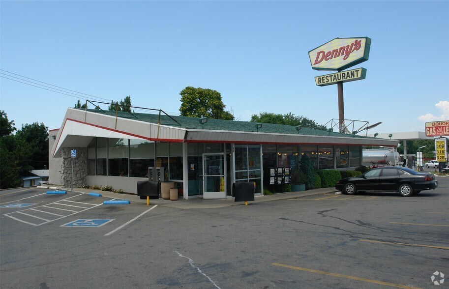 Primary Photo Of 48 Antelope Blvd, Red Bluff General Retail For Sale