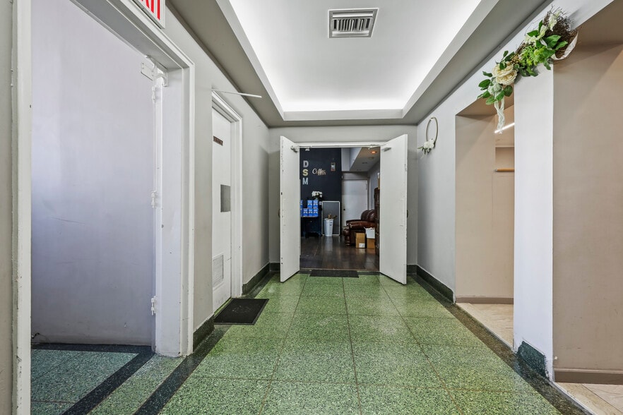 More Photos Of 7202 Myrtle Ave, Glendale Lodge Meeting Hall For Sale