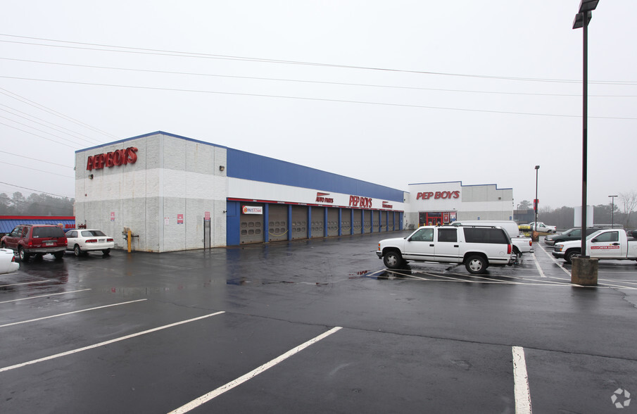 Primary Photo Of 589 W Pike St, Lawrenceville Auto Repair For Lease