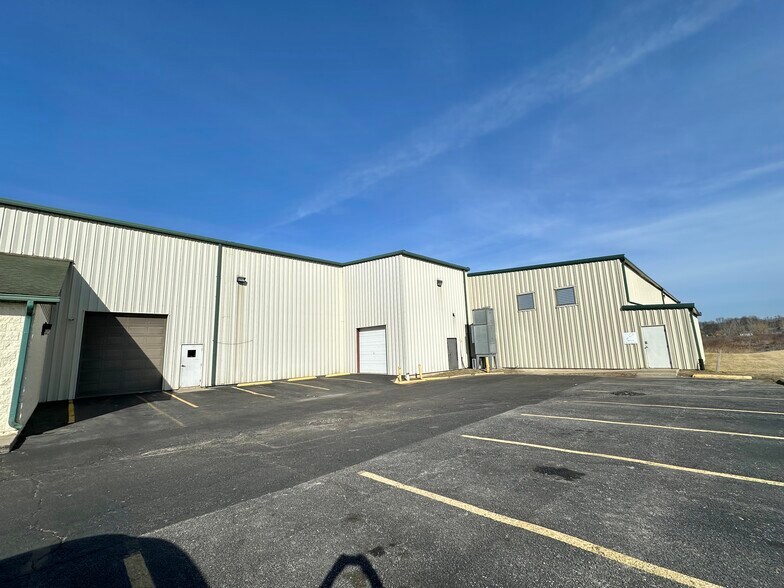 More Photos Of 14914 W 101st Ave, Dyer Freestanding For Sale