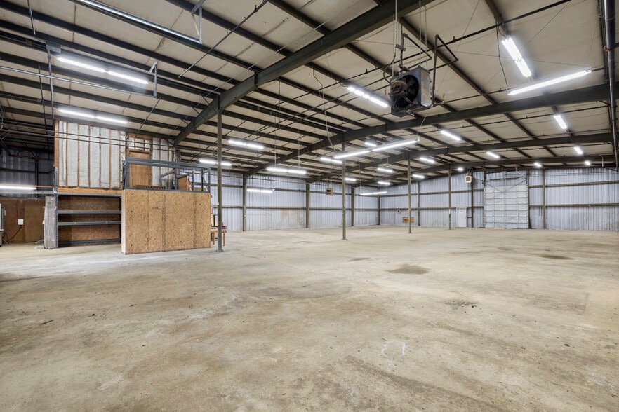 More Photos Of 430 Keys Rd, Elma Distribution For Lease