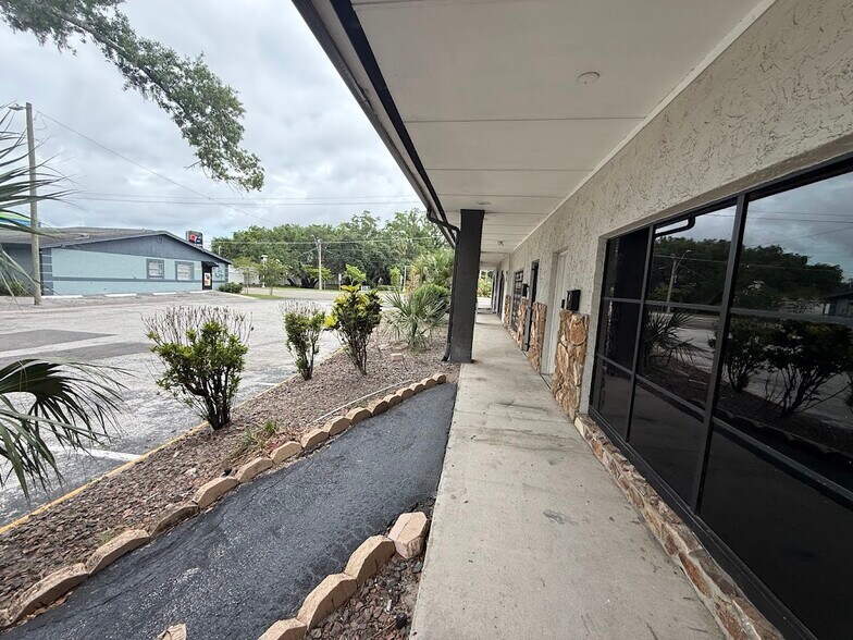 More Photos Of 4211 E Busch Blvd, Tampa Freestanding For Sale