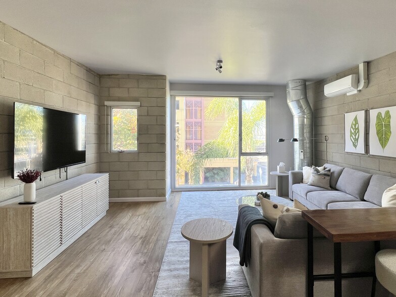 More Photos Of 2487 Kettner Blvd, San Diego Office For Sale