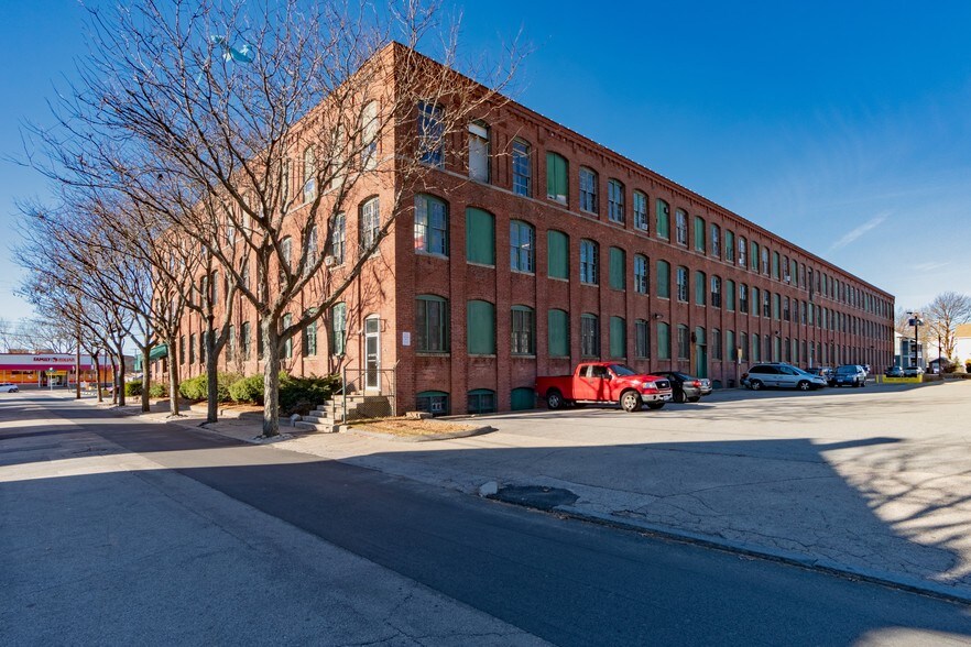 More Photos Of 125-135 Clay St, Central Falls Manufacturing For Lease